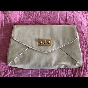ALDO clutch